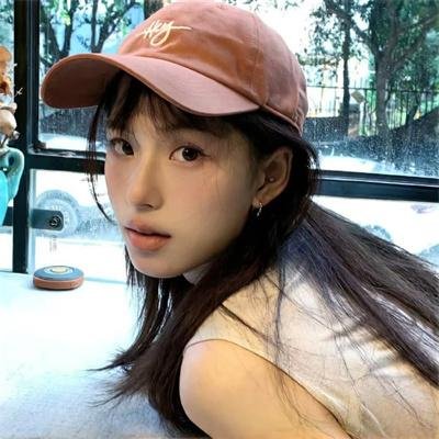 卡波特海报